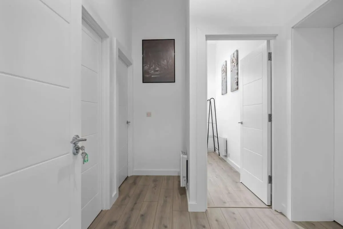 Modern 2 Bedroom Apartment In Belfast East Village